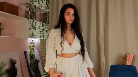 Snapshot of leeannepizzini chatting on February 2026 04:27:02 PM Jasmine online show from February 2026 04:27:02 PM