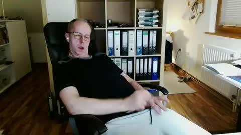 Dave online show from April 2026 09:43:01 PM