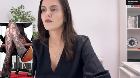 Elle  online show from November 2025 03:23:02 PM