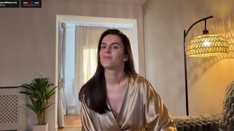 Elle  online show from March 2026 07:37:02 AM