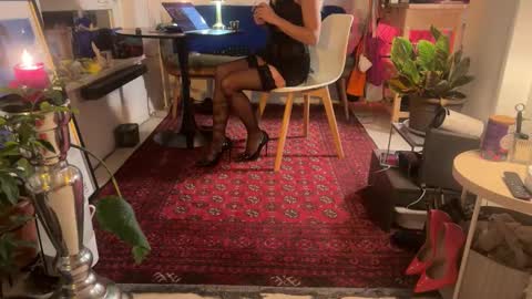 Snapshot of legsylegsinton chatting on October 2025 10:00:01 PM legsylegsinton online show from October 2025 10:00:01 PM