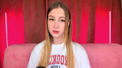 leiawow online show from November 2025 01:33:02 AM