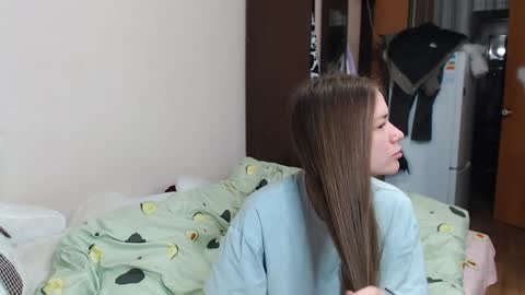 Snapshot of leila_bambi chatting on December 2024 10:01:01 PM leila_bambi online show from December 2024 10:01:01 PM