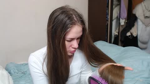Snapshot of leila_bambi chatting on February 2025 08:43:01 AM leila_bambi online show from February 2025 08:43:01 AM