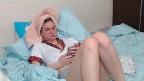 Snapshot of leila_bambi chatting on February 2025 10:43:02 PM leila_bambi online show from February 2025 10:43:02 PM