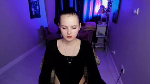 Snapshot of leila_xxbaby chatting on October 2025 05:44:02 PM Leila online show from October 2025 05:44:02 PM