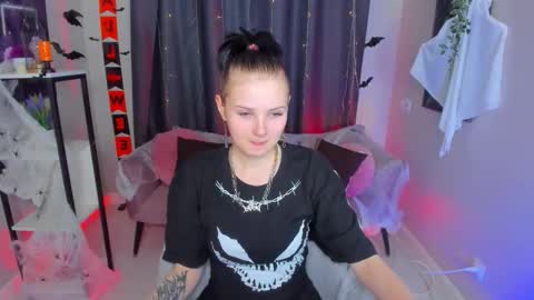 Snapshot of leila_xxbaby chatting on October 2025 11:50:01 AM Leila online show from October 2025 11:50:01 AM