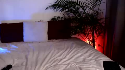 LEILA LUNA online show from June 2026 02:11:01 AM