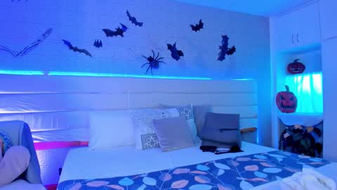   online show from November 2025 08:11:01 PM