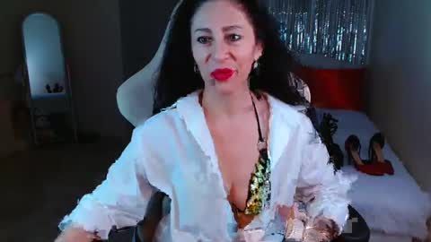 leilamurray online show from February 2025 04:18:01 PM
