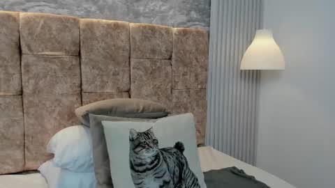 leilapons online show from October 2025 05:34:01 PM