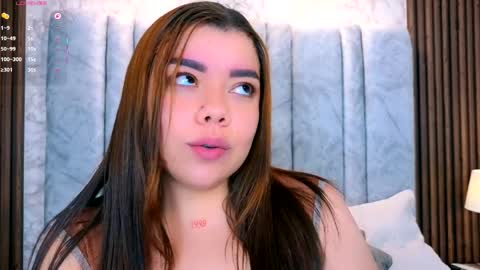 leilapons online show from April 2026 05:02:01 PM