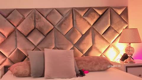 Snapshot of leizathompson chatting on February 2026 08:01:01 PM Leizathompson online show from February 2026 08:01:01 PM