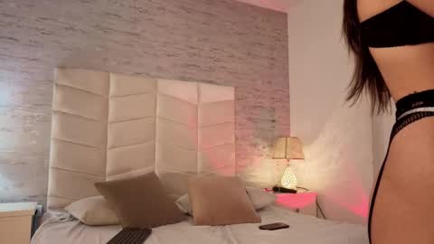 Snapshot of leizathompson chatting on February 2026 05:11:01 PM Leizathompson online show from February 2026 05:11:01 PM