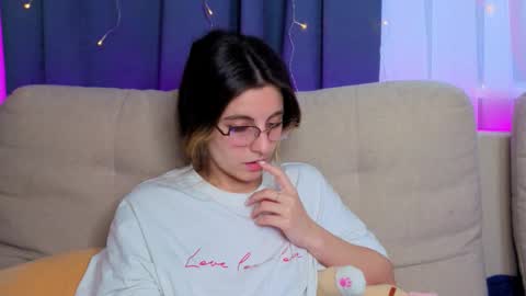 Alexandria online show from November 2025 07:31:01 AM