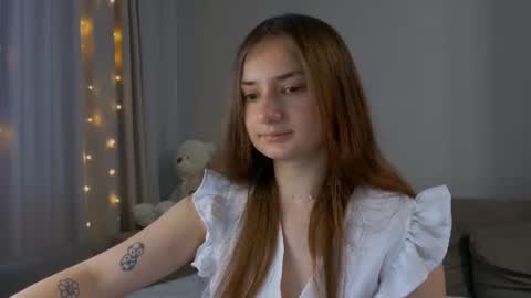 Snapshot of lelia_vibe chatting on June 2026 05:04:02 PM Lelia online show from June 2026 05:04:02 PM