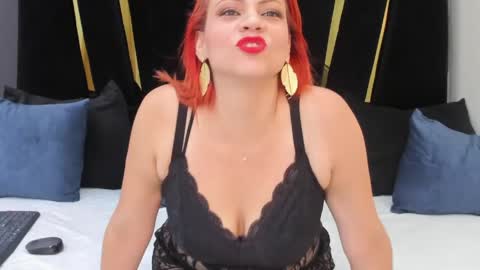 Leloo  online show from April 2026 11:44:02 PM