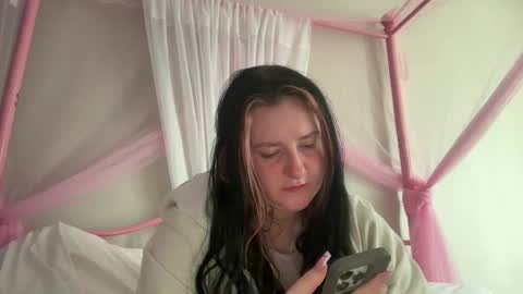 Snapshot of lena_chats chatting on March 2025 04:10:01 PM lena_chats online show from March 2025 04:10:01 PM
