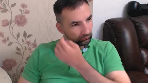 Snapshot of leo_gianni chatting on May 2026 11:04:02 AM Leo Gianni online show from May 2026 11:04:02 AM