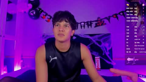 Snapshot of leo_savage_ chatting on October 2025 04:02:02 AM Leo online show from October 2025 04:02:02 AM