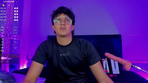 Snapshot of leo_savage_ chatting on November 2025 03:41:01 AM Leo online show from November 2025 03:41:01 AM