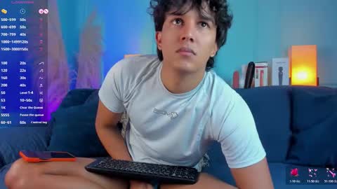 Snapshot of leo_savage_ chatting on December 2025 03:44:01 AM Leo online show from December 2025 03:44:01 AM