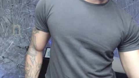 Snapshot of leo_taro chatting on October 2025 01:00:02 AM Leo independent model online show from October 2025 01:00:02 AM