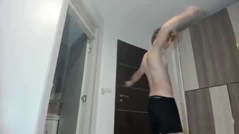 leo_wildd online show from October 2025 04:46:01 PM