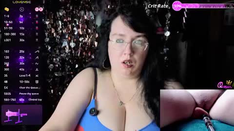 Snapshot of leona_harrison chatting on July 2026 11:18:01 PM Leona Harrison online show from July 2026 11:18:01 PM
