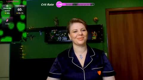 Leona tracie online show from April 2026 09:35:01 PM