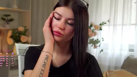 Snapshot of leonameile chatting on March 2026 02:18:01 AM Mila online show from March 2026 02:18:01 AM