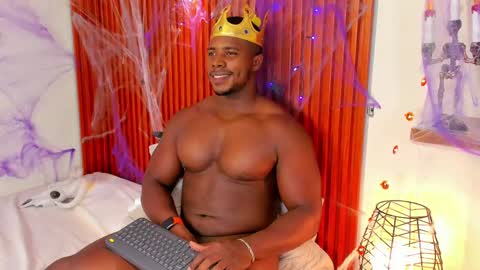 Leandro jones online show from October 2025 04:47:01 AM