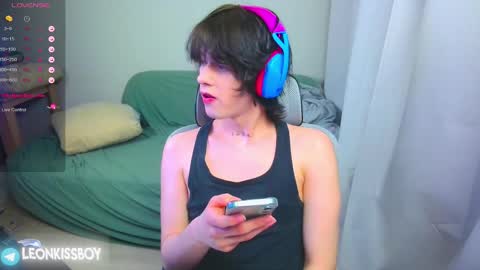 Snapshot of leonkissboy chatting on April 2026 02:47:02 PM leonkissboy online show from April 2026 02:47:02 PM