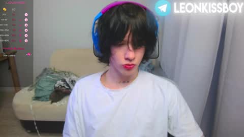 Snapshot of leonkissboy chatting on April 2026 12:49:02 AM leonkissboy online show from April 2026 12:49:02 AM