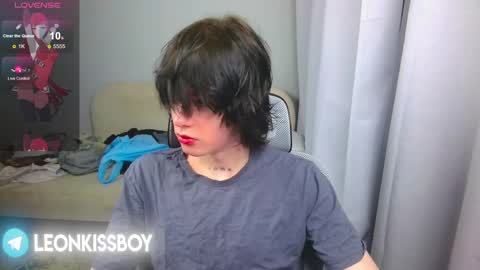 Snapshot of leonkissboy chatting on April 2026 10:04:02 PM leonkissboy online show from April 2026 10:04:02 PM