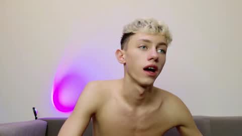 leonlure online show from December 2025 06:36:02 PM