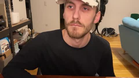 Leon online show from December 2024 04:05:02 PM