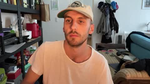 Leon online show from October 2025 12:48:02 PM