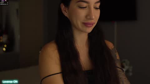 Leora online show from December 2024 04:16:02 PM