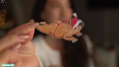 Leora online show from December 2024 04:20:02 PM