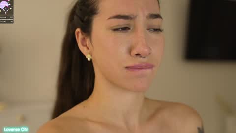 Leora online show from February 2025 07:59:02 PM