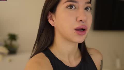 Leora online show from February 2025 04:46:02 PM