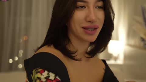 Leora online show from March 2025 07:28:01 PM