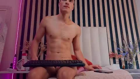 leotease online show from May 2026 12:18:01 AM