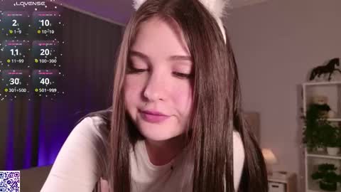 Nicole Moore online show from September 2025 02:22:01 PM