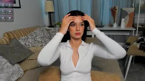 Bella online show from November 2025 09:08:02 AM