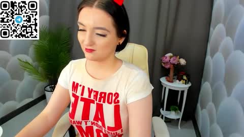 Snapshot of lesley_wins chatting on November 2025 05:27:02 AM Lesley online show from November 2025 05:27:02 AM