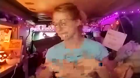 LesleyGumGrass- The Boring Trans girl online show from October 2025 04:53:02 PM