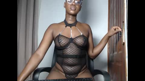 Snapshot of leslie_bebby2 chatting on March 2026 12:49:02 AM leslie online show from March 2026 12:49:02 AM