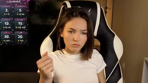 Leslie online show from June 2026 01:03:01 AM
